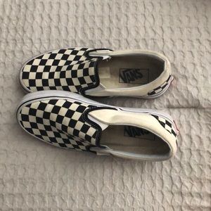 Vans (checkered)